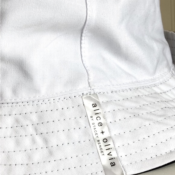 NWOT Alice + Olivia by Stacey Bendet Reversible Floral Hat. - Picture 9 of 14